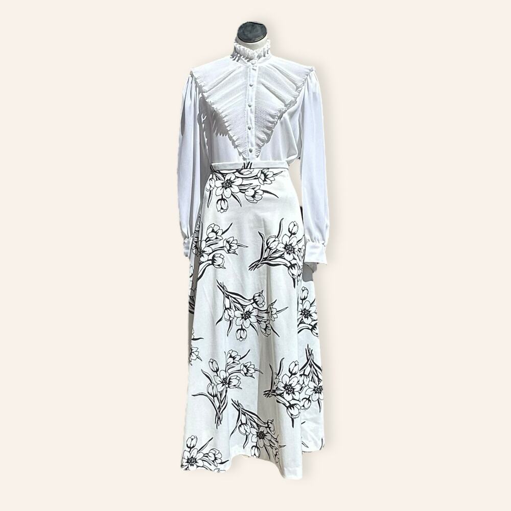 Vintage Black & White Floral A-Line Skirt 70s size 4
